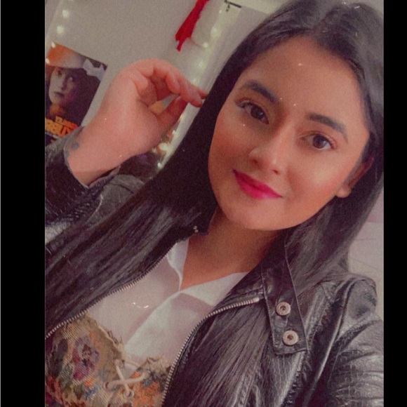 Meet your Posher, Poulomi - Picture 1 of 2